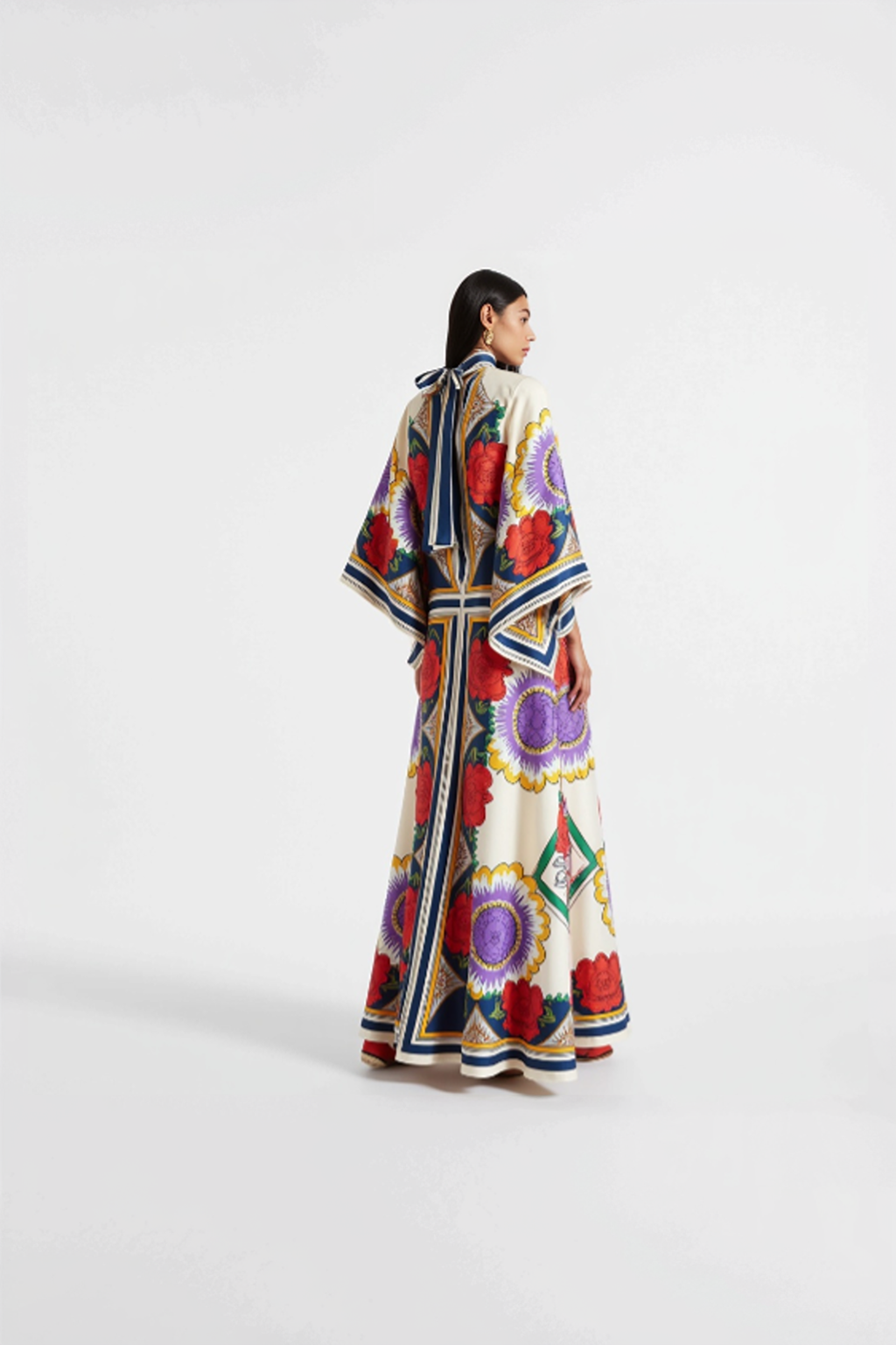 robe Ishani